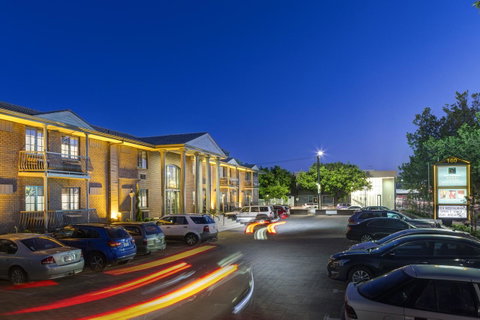 Adelaide Inn - Accommodation Burleigh 0