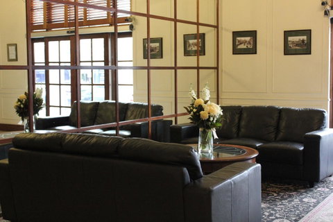 Adelaide Inn - Accommodation Burleigh 3