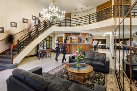 Adelaide Inn - Accommodation Burleigh 42