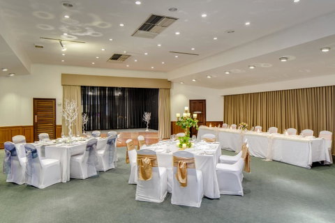 Adelaide Inn - Accommodation Burleigh 16