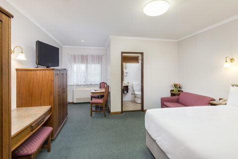 Adelaide Inn - Accommodation Burleigh 10