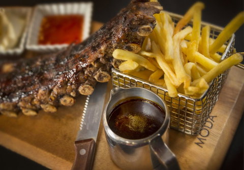 Adelaide Inn - Accommodation Burleigh 29