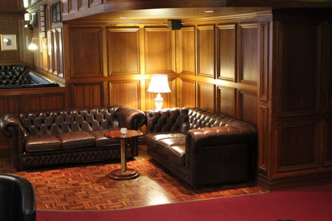 Adelaide Inn - Accommodation Burleigh 26