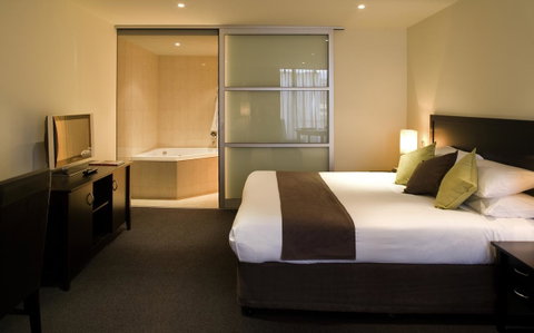 Adelaide Rockford - Accommodation Burleigh 24