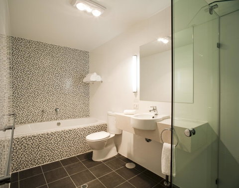 Adelaide Rockford - Accommodation Burleigh 17