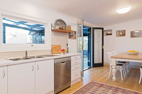 The Other House - Accommodation Burleigh 11