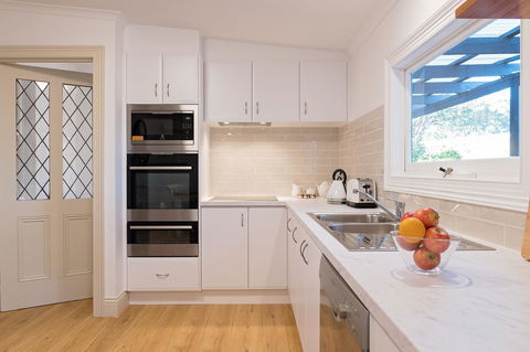 The Other House - Accommodation Burleigh 10