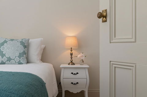 The Other House - Accommodation Burleigh 16