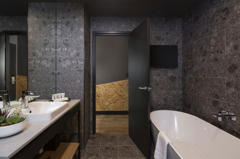 Marion Hotel - Accommodation Burleigh 35