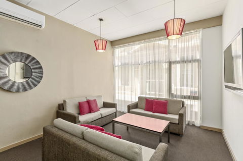 Adelaide Paringa - Accommodation Burleigh 17