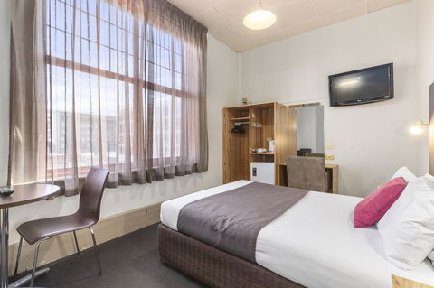 Adelaide Paringa - Accommodation Burleigh 3