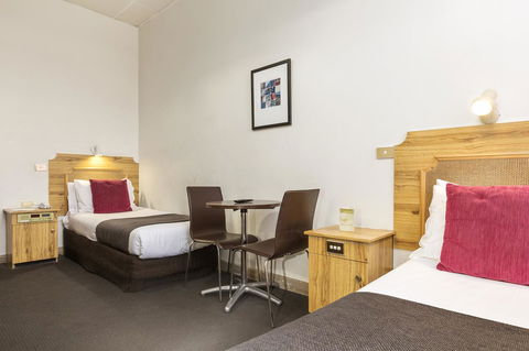 Adelaide Paringa - Accommodation Burleigh 11