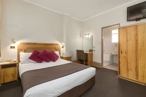 Adelaide Paringa - Accommodation Burleigh 9