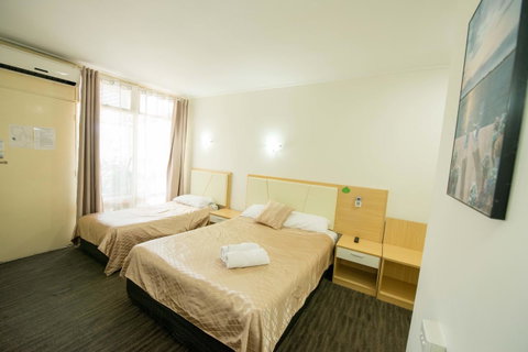 Jacksons Motor Inn - Accommodation Burleigh 18