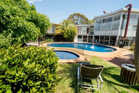 Jacksons Motor Inn - Accommodation Burleigh 2