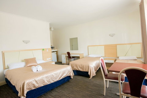 Jacksons Motor Inn - Accommodation Burleigh 12