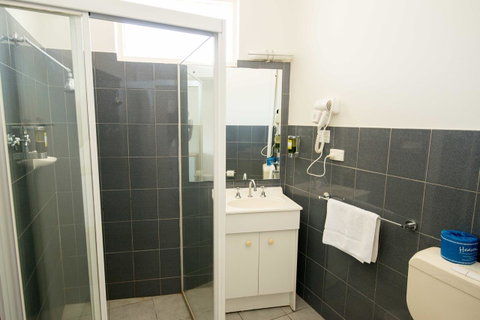 Jacksons Motor Inn - Accommodation Burleigh 13