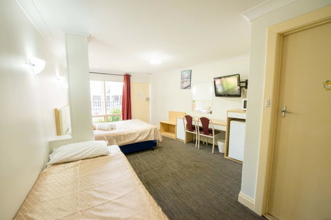 Jacksons Motor Inn - Accommodation Burleigh 23