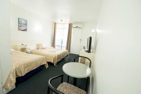 Jacksons Motor Inn - Accommodation Burleigh 15
