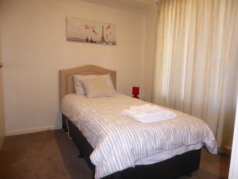 Adelaide City Apartment - 3br, 2bath & Carpark - Accommodation Burleigh 15