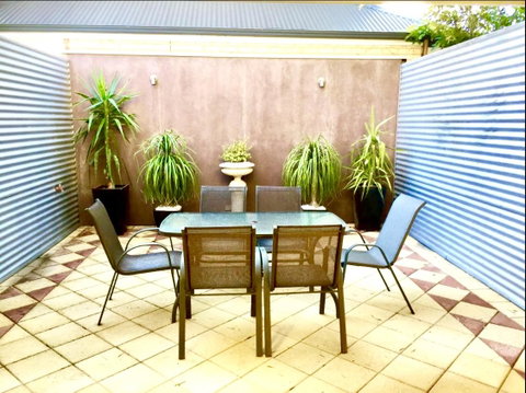 Superb Townhouse In North Adelaide - Accommodation Burleigh 10