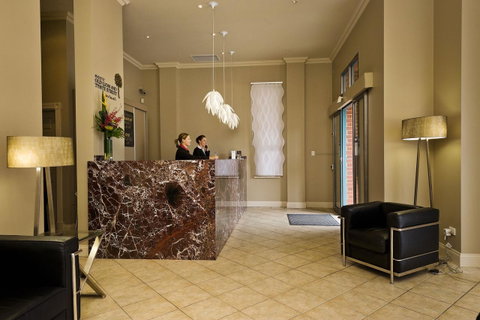 Majestic Old Lion Apartments - Accommodation Burleigh 16