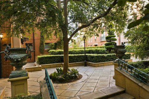 Majestic Old Lion Apartments - Accommodation Burleigh 20