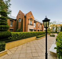 Majestic Old Lion Apartments - Accommodation Burleigh