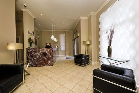 Majestic Old Lion Apartments - Accommodation Burleigh 15