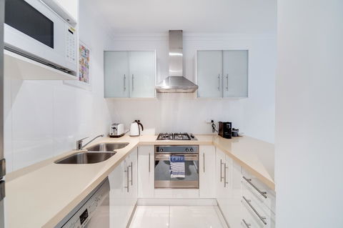 York Apartments On Grenfell - Accommodation Burleigh 3