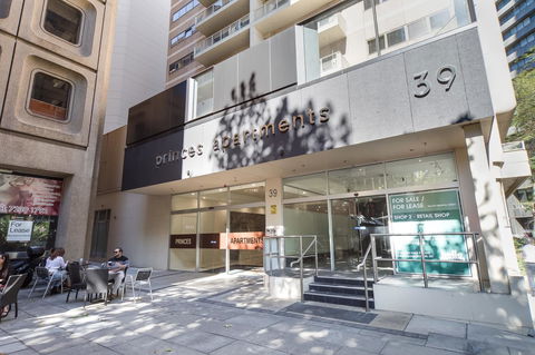 York Apartments On Grenfell - Accommodation Burleigh 7