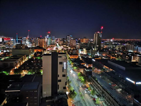 Modern CBD Apartment With Panoramic View - Accommodation Burleigh 5