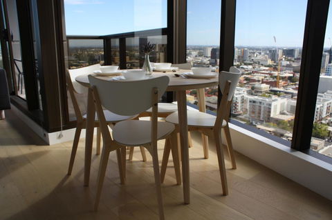 Modern CBD Apartment With Panoramic View - Accommodation Burleigh 1