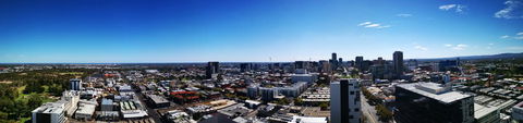 Modern CBD Apartment With Panoramic View - Accommodation Burleigh 3