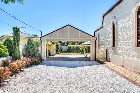 \'THE CHURCH\' Guest Home, Gawler Barossa Region - Accommodation Burleigh 11