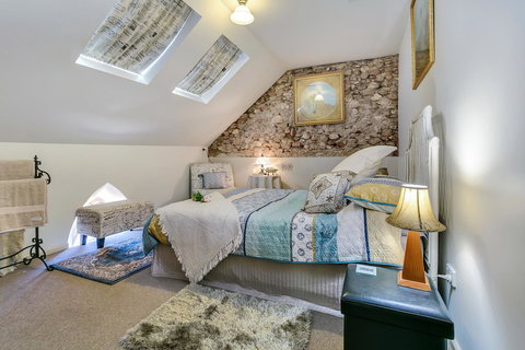 \'THE CHURCH\' Guest Home, Gawler Barossa Region - Accommodation Burleigh 7