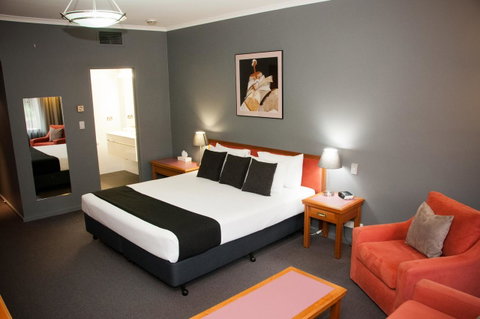 The O'Connell Inn - Accommodation Burleigh 13