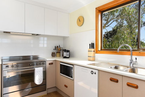 Port Of Call - Port Willunga - C21 SouthCoast Holidays - Accommodation Burleigh 7