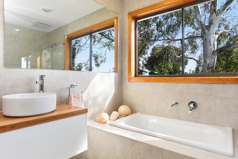 Port Of Call - Port Willunga - C21 SouthCoast Holidays - Accommodation Burleigh 8