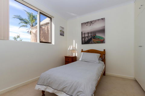 Adelaide Style Accommodation-Close To City-North Adelaide-3 Bdrm- FREE Parking - Accommodation Burleigh 19