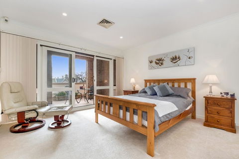 Adelaide Style Accommodation-Close To City-North Adelaide-3 Bdrm- FREE Parking - Accommodation Burleigh 14