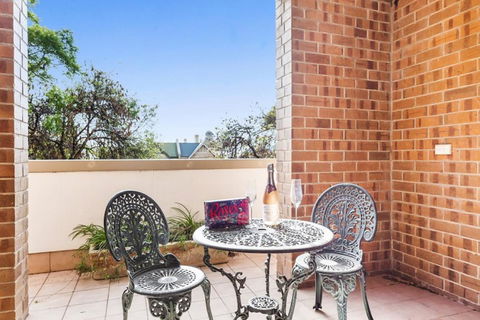 Adelaide Style Accommodation-Close To City-North Adelaide-3 Bdrm- FREE Parking - Accommodation Burleigh 16