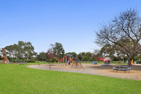 Adelaide Style Accommodation-Close To City-North Adelaide-3 Bdrm- FREE Parking - Accommodation Burleigh 33