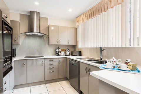 Adelaide Style Accommodation-Close To City-North Adelaide-3 Bdrm- FREE Parking - Accommodation Burleigh 6