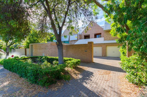 Adelaide Style Accommodation-Close To City-North Adelaide-3 Bdrm- FREE Parking - Accommodation Burleigh 22