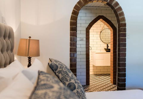 The Manor Basket Range - Accommodation Burleigh 3