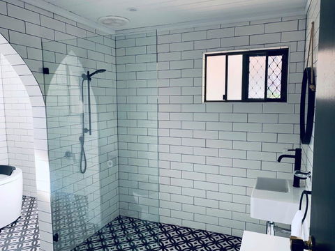 The Manor Basket Range - Accommodation Burleigh 10