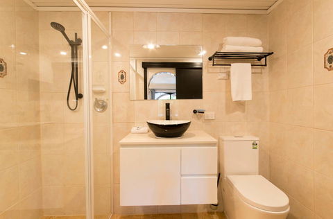 The Manor Basket Range - Accommodation Burleigh 6