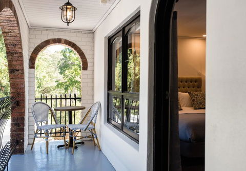 The Manor Basket Range - Accommodation Burleigh 18