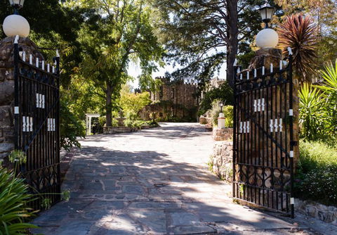 The Manor Basket Range - Accommodation Burleigh 14